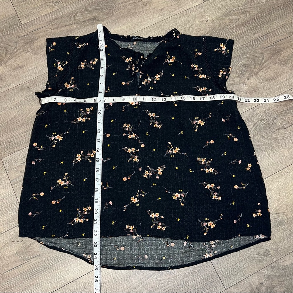 Buffalo David Bitton Black Floral Flowers Blouse T-Shirt Chest Tie Women's M - Picture 11 of 11
